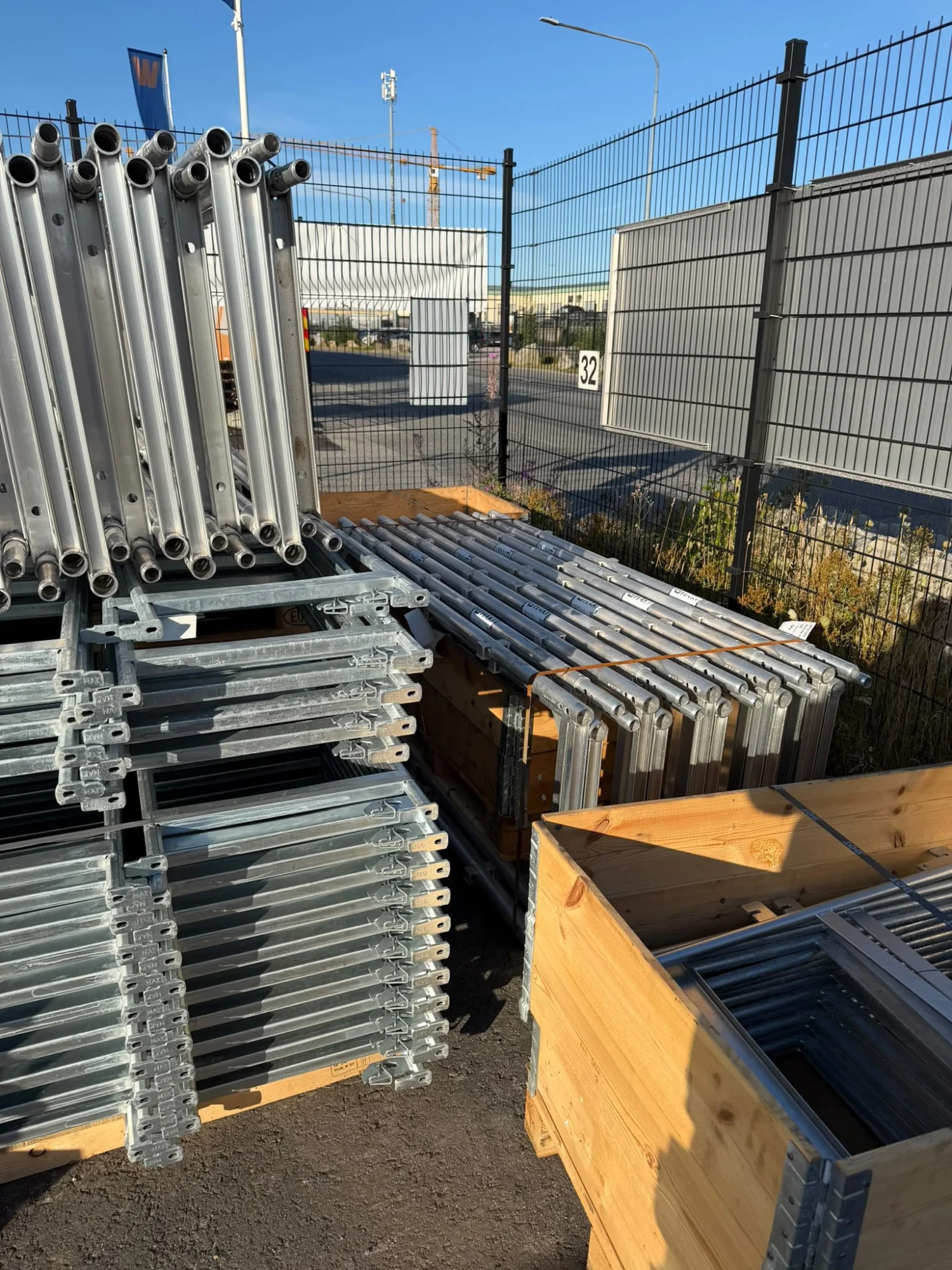 haki-ram-facade-scaffold-yard-01