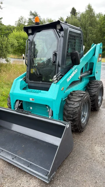 sunward swl3230 mini skid steer loader 01